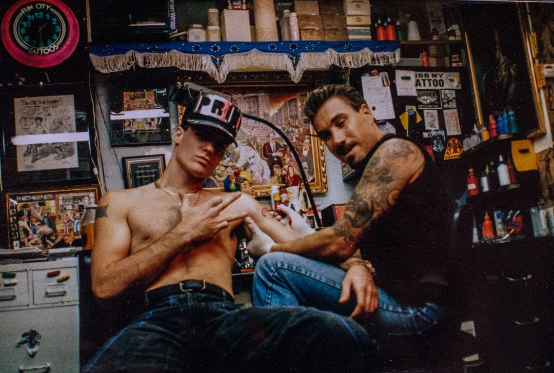 "Scab Vendor", el documental coproducido por Whisky y Rainbow Lobster, y que tomó cinco años en hacerse realidad, tendrá su premiere mundial en el Festival de Cine de Varsovia que se llevará a cabo del 14 al 24 de octubre de este año. 👏🏻👏🏻

<a href="/WarsawIFF/">warsawiff</a> 
<a href="/rainbow_lobster/">Rainbow Lobster</a>