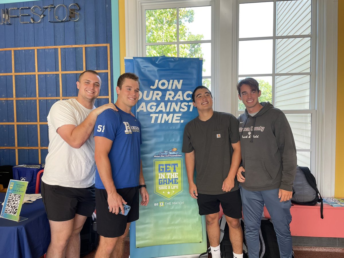 BettyDHouse's tweet photo. It was humbling and inspiring watching these amazing students helping save lives. @getinthegame 
@HamiltonCollege
@HamCollSports 
@hamiltonsaac 
@HamCollFootball 
@HamCollWHock 
@HamCollMHock 
@BeTheMatch 
@TalleyBoneMarro 💚💙 https://t.co/rPXu1Qp7fI