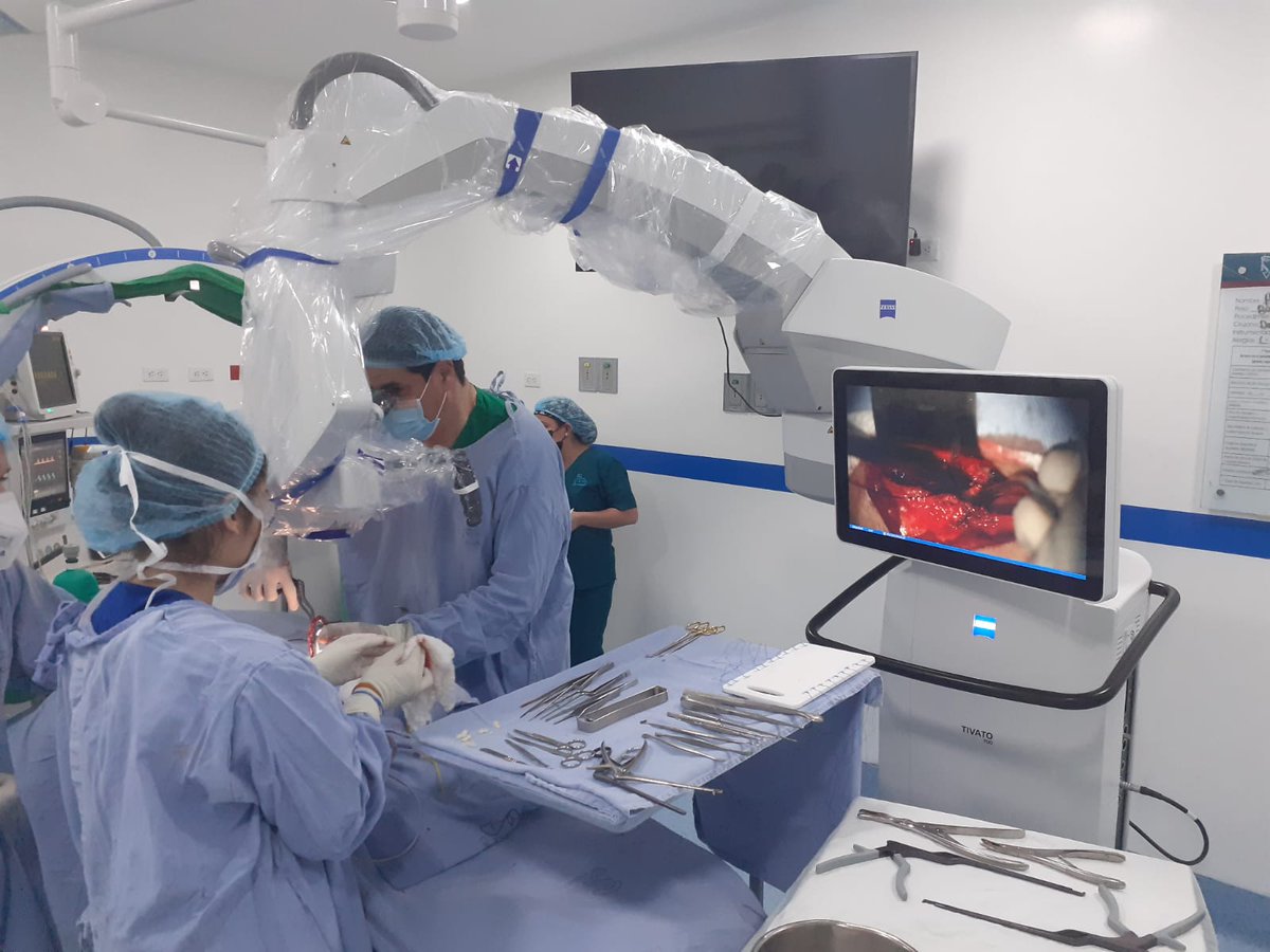 kaikamed's tweet photo. Hoy #Cúcuta cuenta con el #TIVATO700 de @ZEISSmeditec en la @ClinicaSanJose3 para realizar operaciones complejas, como la Microdiscectomía de Columna hecha por el Dr. Mora y la Dra. Gutiérrez.
#nortedesantandercolombia👏

#Kaika #equiposmédicos #ZEISSmeditec #TIVATO700 #noparamos https://t.co/FRfVjid0EZ