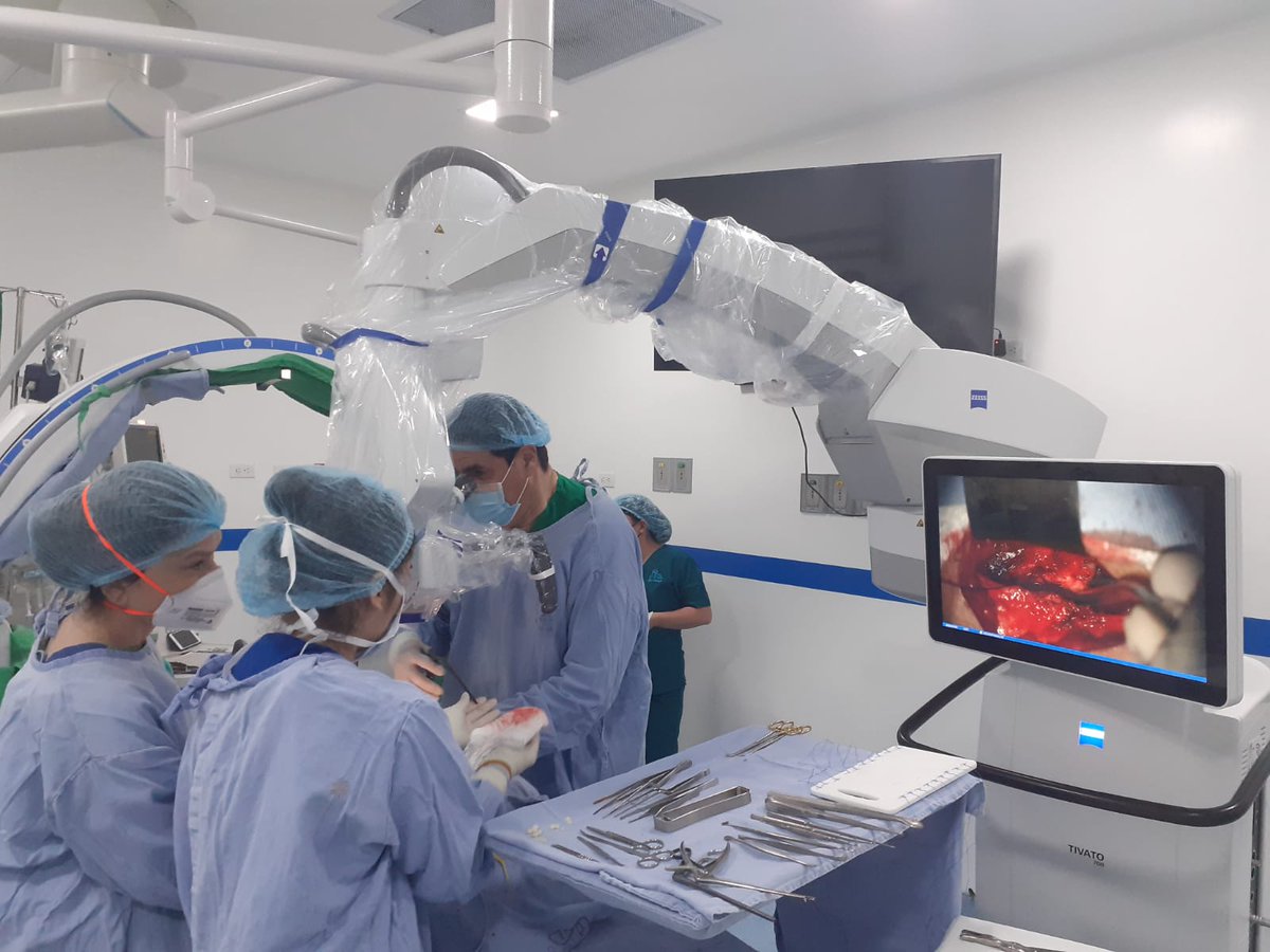 kaikamed's tweet photo. Hoy #Cúcuta cuenta con el #TIVATO700 de @ZEISSmeditec en la @ClinicaSanJose3 para realizar operaciones complejas, como la Microdiscectomía de Columna hecha por el Dr. Mora y la Dra. Gutiérrez.
#nortedesantandercolombia👏

#Kaika #equiposmédicos #ZEISSmeditec #TIVATO700 #noparamos https://t.co/FRfVjid0EZ