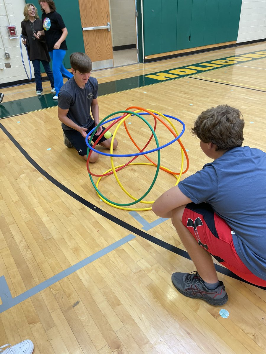 HolicongHPE's tweet photo. 9th graders in @MissBauerHPE class started their Cooperative Games unit! Thanks to @GVESPhysicalEd for the great idea of Hula Hut levels! Days 1 of this unit was a success! https://t.co/AAcztWyqEt