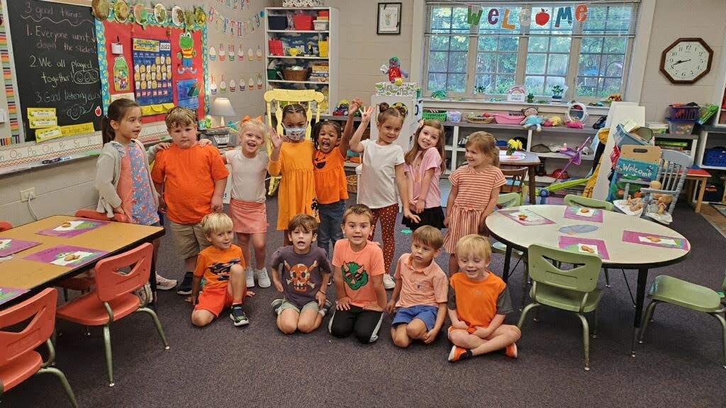 WCDS_Lower's tweet photo. Orange day was a blast! 🧡 Lots of community support for PreK and K Color days! Even the 6th grade buddies wore orange. #WCDSPreKindergarten https://t.co/DPhDUj6GnS