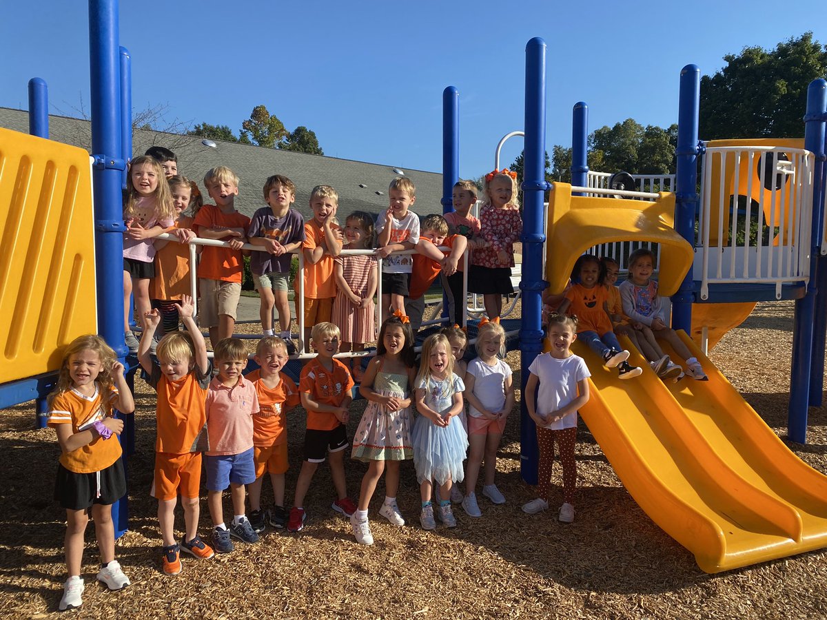 WCDS_Lower's tweet photo. Orange day was a blast! 🧡 Lots of community support for PreK and K Color days! Even the 6th grade buddies wore orange. #WCDSPreKindergarten https://t.co/DPhDUj6GnS