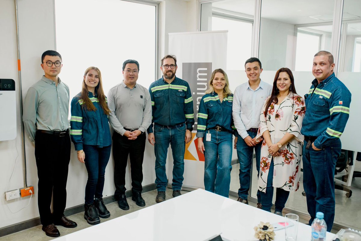 SebasCastroTX's tweet photo. Hoy recibimos en nuestra planta de Palmar de Varela a los ejecutivos de Línea 1 de @MetroBogota Importante reunión para mostrar nuestra capacidad productiva, calidad, servicio, conciencia con el medio ambiente y con la comunidad. https://t.co/cACsEpSZbV