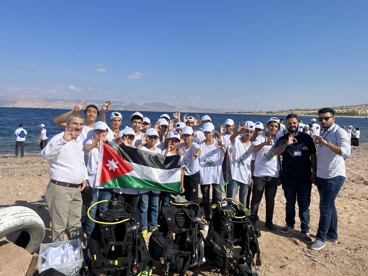 AboNwasreh's tweet photo. حملة نظّفوا العالم 2022 - الجمعية الملكية لحماية البيئة البحرية.

#cleanuptheworld #CleanUpDive #CleanUpBeach #Jordan @JredsJ @CROSSDEV_Social https://t.co/XdtyhSReKP
