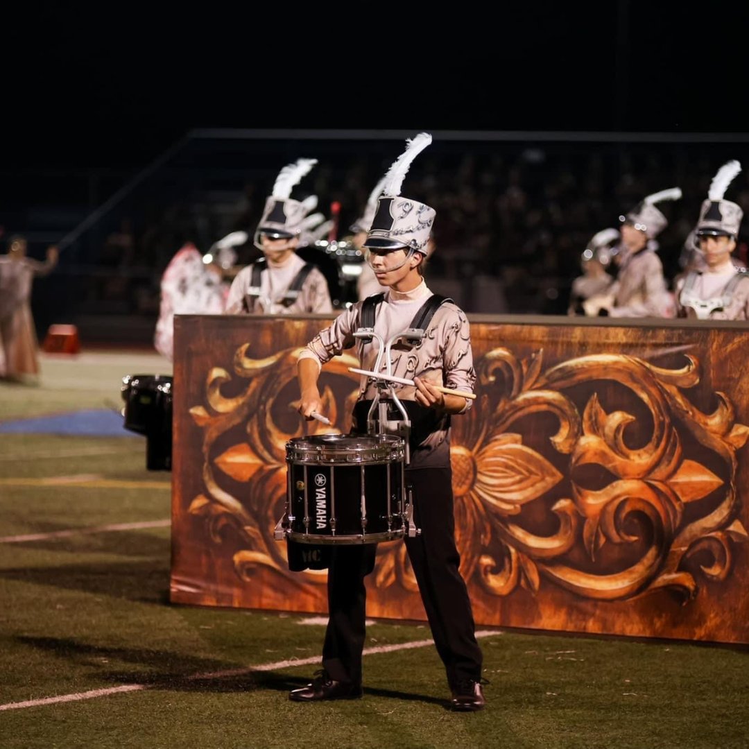DPGPerforms's tweet photo. Greendale High School (WI) looked stunning as they kicked off their competitive marching season last weekend in custom printed DPG band & guard uniforms with custom flags & props! π
#DPGUniforms #DPGflags #DPGprops #DPGhatslips #marchingband #customprinting https://t.co/sHzPUYj9rE