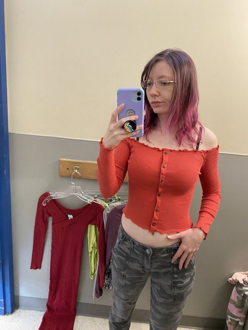 It&rsquo;s autumn and that means it&rsquo;s time for orange again!  #fall #Halloween #onlyfans #onlyfansgirl #onlyfansbabe<a href="/tag/selfie"class="tags"><span>#selfie</span></a><a href="/tag/model"class="tags"><span>#model</span></a><a href="/tag/fetishmodel"class="tags"><span>#fetishmodel</span></a><a href="/tag/prodomme"class="tags"><span>#prodomme</span></a><a href="/tag/halloween"class="tags"><span>#halloween</span></a>