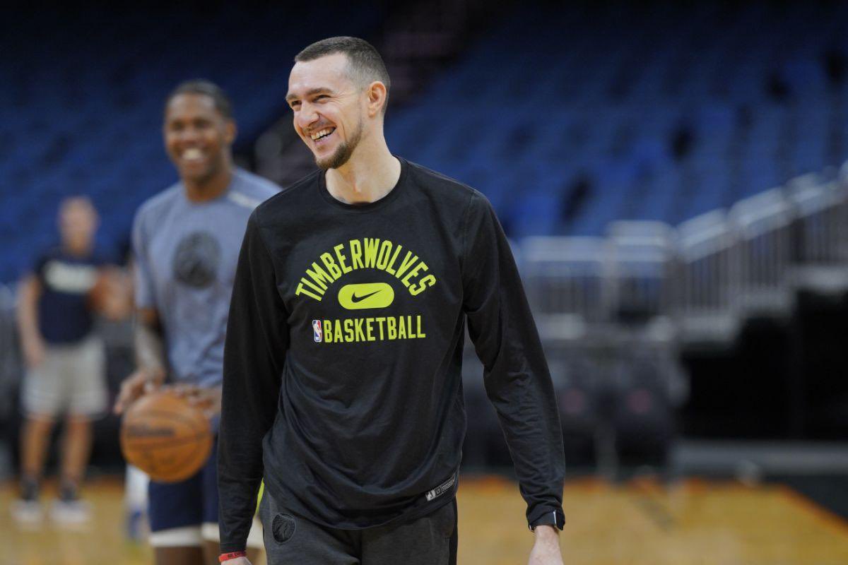 CoachJimBoone's tweet photo. Max Lefevre, Minnesota Timberwolves on Contesting Shots:
1) Make the Effort Every-time…Something is better than nothing.
2) Never stop and watch a shot!
3) Always give Multiple Efforts! https://t.co/GF7JBWsaaE
