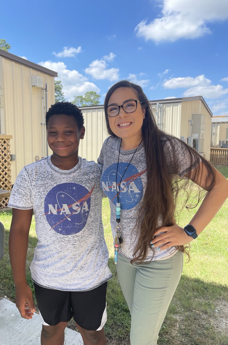 SaraYRodrigu3z's tweet photo. Inspiring greatness always! Check out my #Twin for the day! Totally unplanned and purely AMAZING 🤩
#NoPlaceForHate in my classroom 😍 poster is up! 🤝
👀 yesterdays #ItStartsWithHello🙋🏻♀️
@NASA_Johnson @Dhavaljadav02 @HumbleISD_GE @Curllonangela @CounselorFrutos @MrsJean_GE https://t.co/2hXWhVwoQG