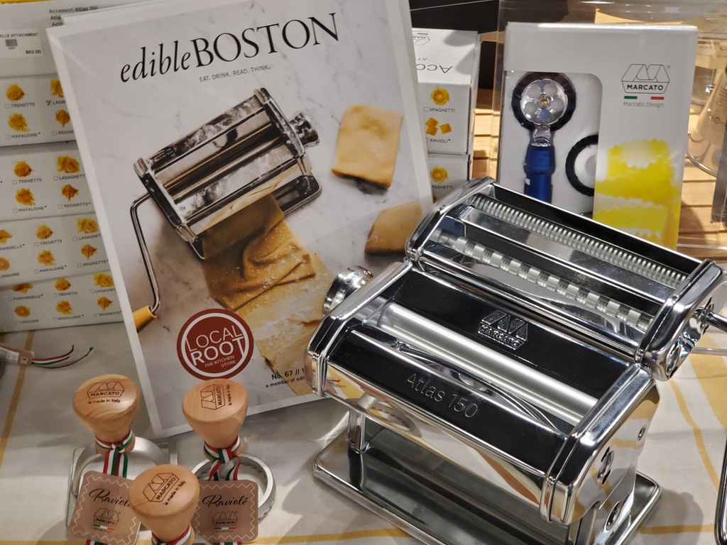 LocalRoot221's tweet image. The Fall issue of @edibleboston has arrived! Stop by either our Belmont or Newton location to grab a copy and shop around!
.
.
.
.
#localroot #kitchenstore #kitchensupplies #cooking #baking #homechef #baker #chefspick #kitchentools #homesweethome