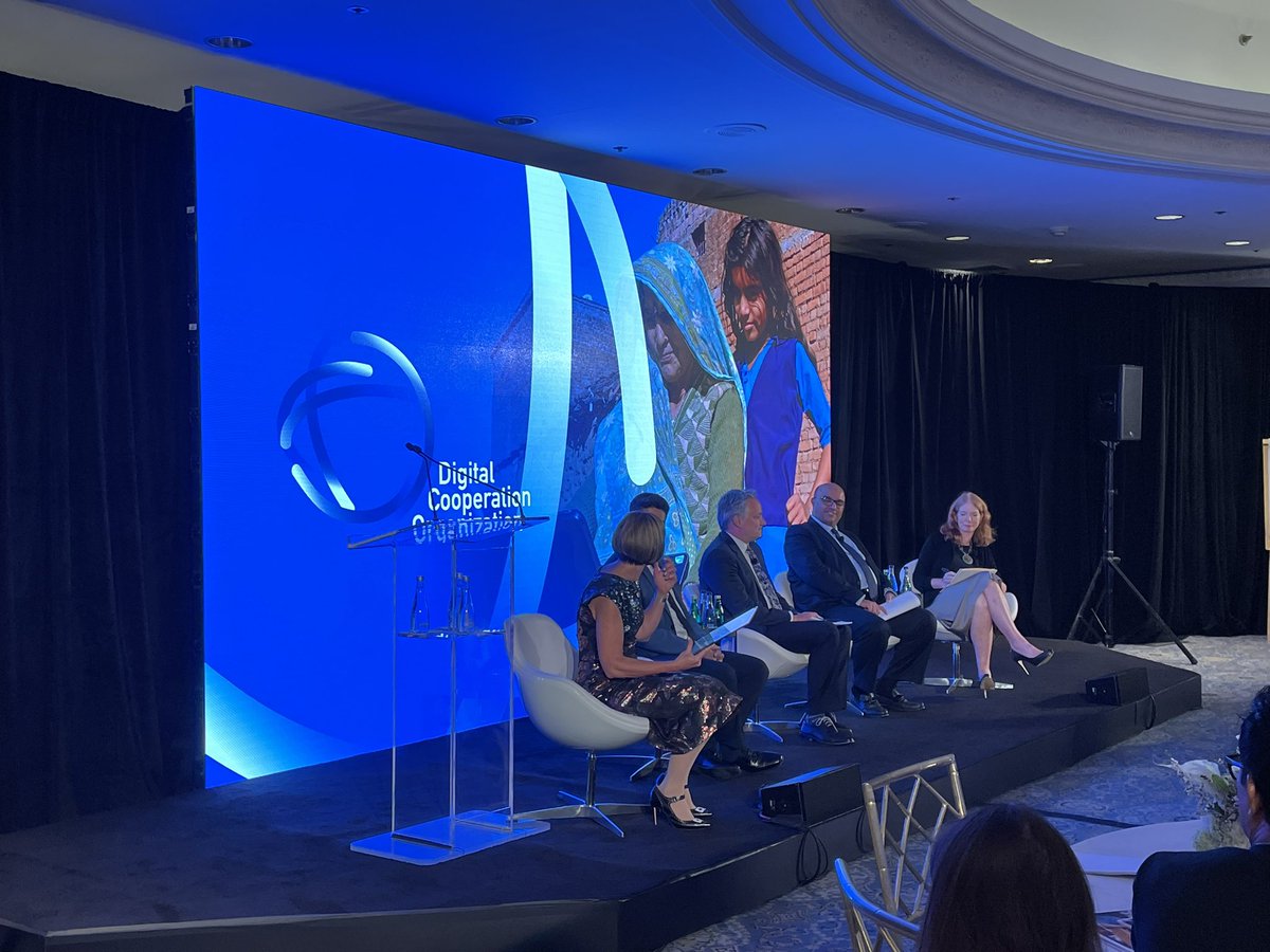 4zZak's tweet photo. Such a pleasure representing @AfricaNenda to solution the digital economy with @dcorg, and get schooled on data/ internet with Nnenna from @webfoundation and @carolinarossini https://t.co/8TiPLtkvmG