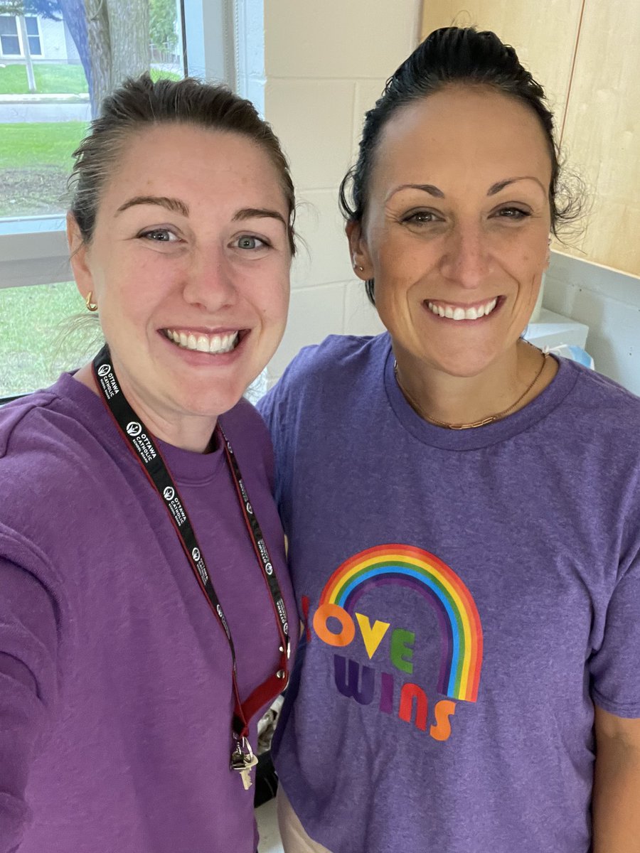 Caroline haering (@mmecarohaering) on Twitter photo Wearing purple to support our CUPE colleges <a href="/FrankRyanOCSB/">Frank Ryan Catholic Intermediate School</a> <a href="/OttCatholicSB/">Ottawa Catholic School Board</a> #SupportCUPE Wearing purple to support our CUPE colleges <a href="/FrankRyanOCSB/">Frank Ryan Catholic Intermediate School</a> <a href="/OttCatholicSB/">Ottawa Catholic School Board</a> #SupportCUPE