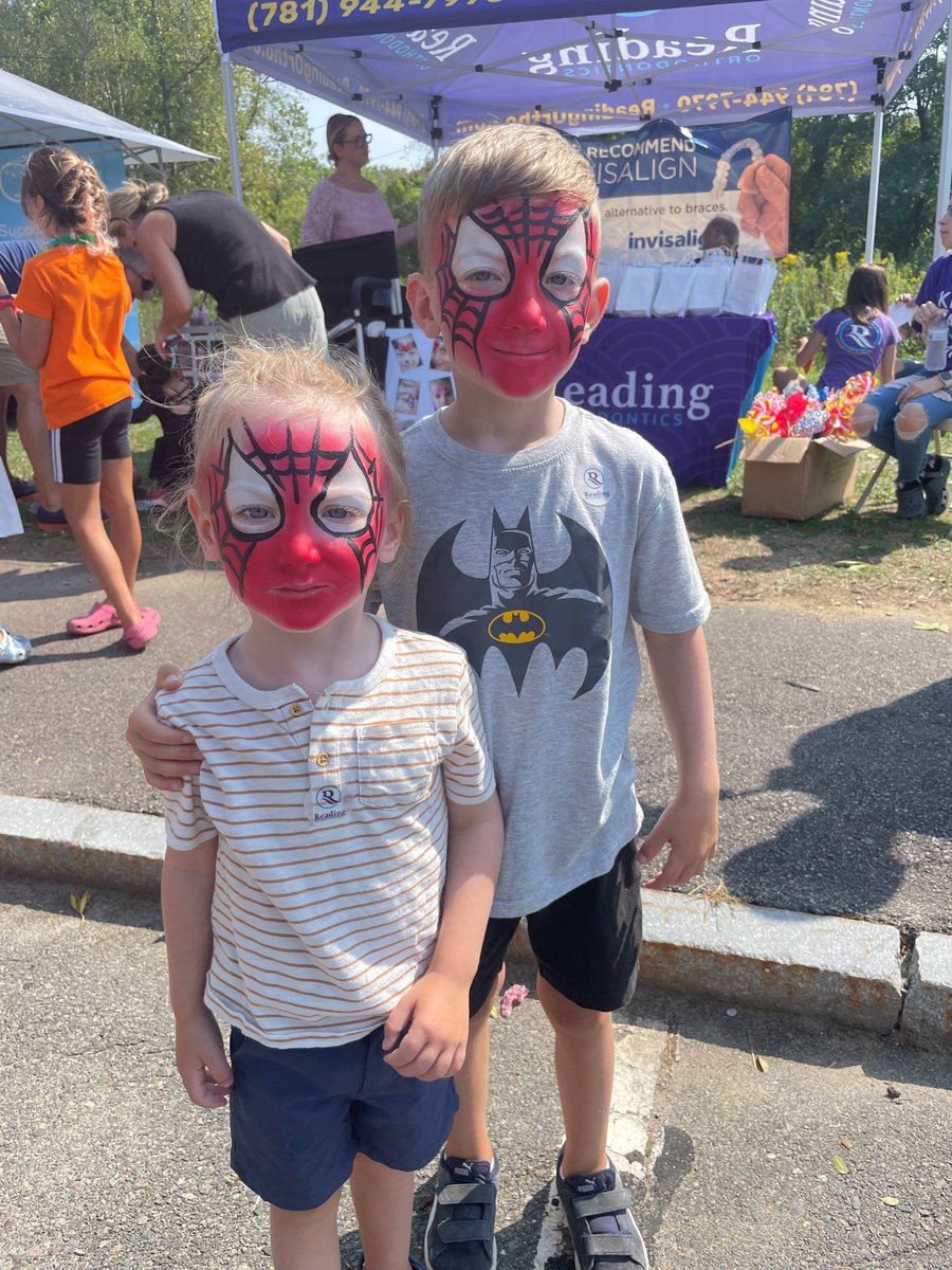 ReadingCoopBank's tweet photo. North Reading Town Day was a great success! 🙌 Everyone had a blast - even our doggie pal (and RCB celebrity) Chewie! 🐶 Thank you to everyone on our team who volunteered! 😃 #RCBRocks #BankingForAll https://t.co/poQQ1XIqUk