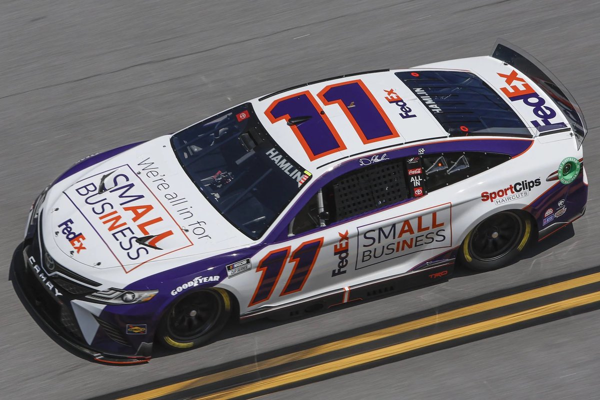 Mark3453_Gaming's tweet photo. 11 days until @TALLADEGA!!! First time gonna be doing the Garage Experience! @ShakeNBake788 @bonham_jessie and others i will see you guys there! #ps4community #ps4 #nascar #talladega #NASCARPlayoffs https://t.co/li6xxG8u2j