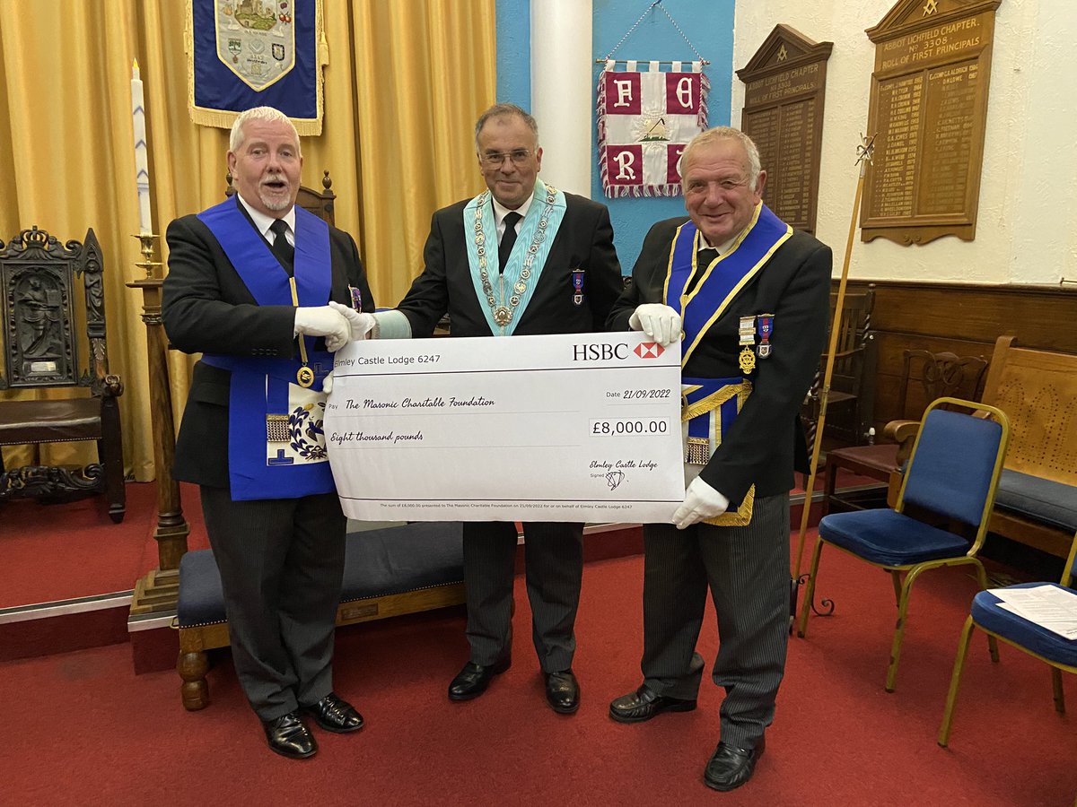CrowderHamilton's tweet photo. Quite a meeting of Elmley Castle Lodge 6247 in Evesham: Charity Steward @PeterRoss19 (R) presented £8k cheque to Asst PGM @pvfirminger (L) @WorcsMasons for @Worcs2022 Charitable Appeal, Bro @BenSidney1 was also passed to 2nd Deg in a brilliant ceremony by WM Andrew Goodman (C) https://t.co/qbPOSsozRX