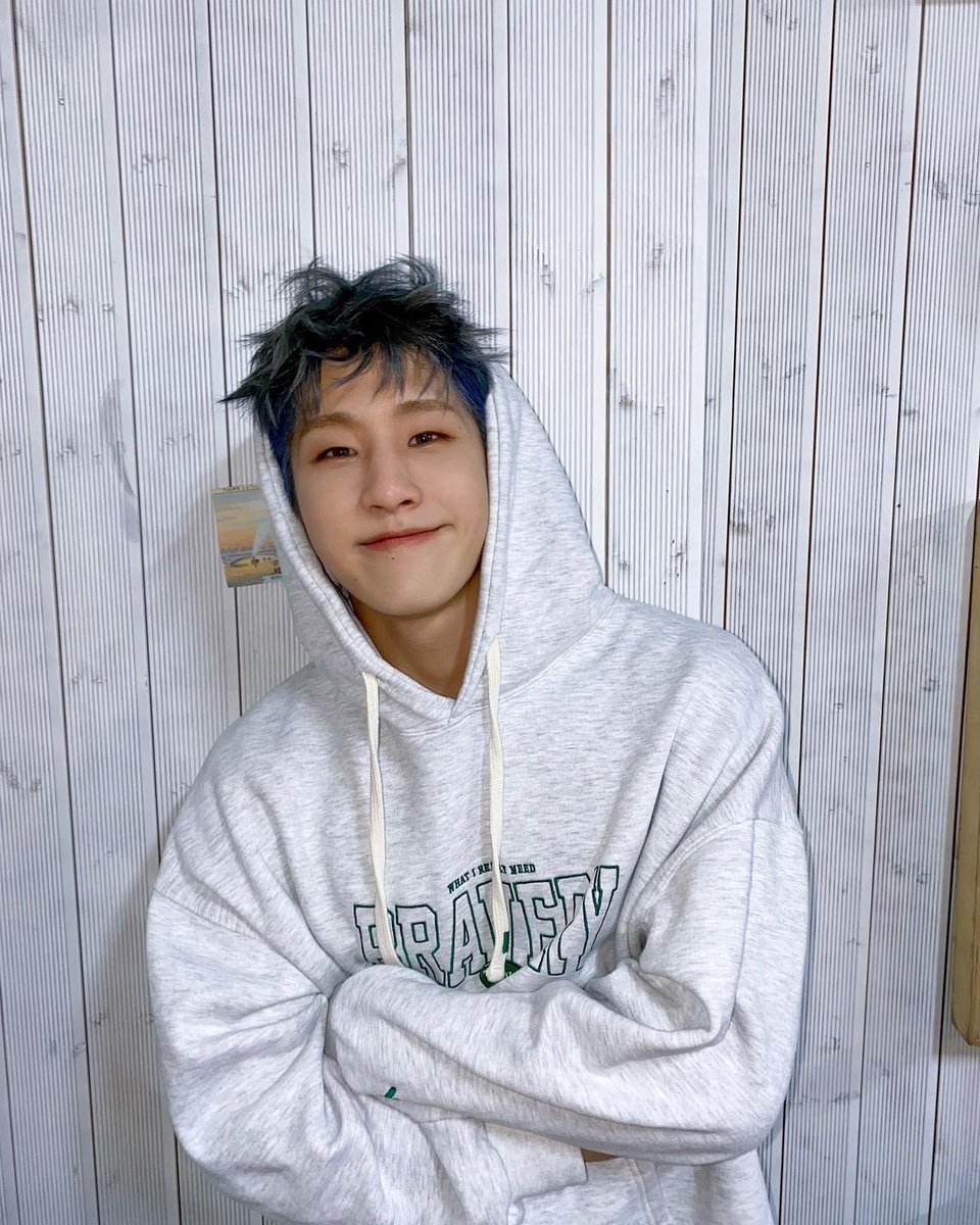 hourly jinjin | fan account tweet media