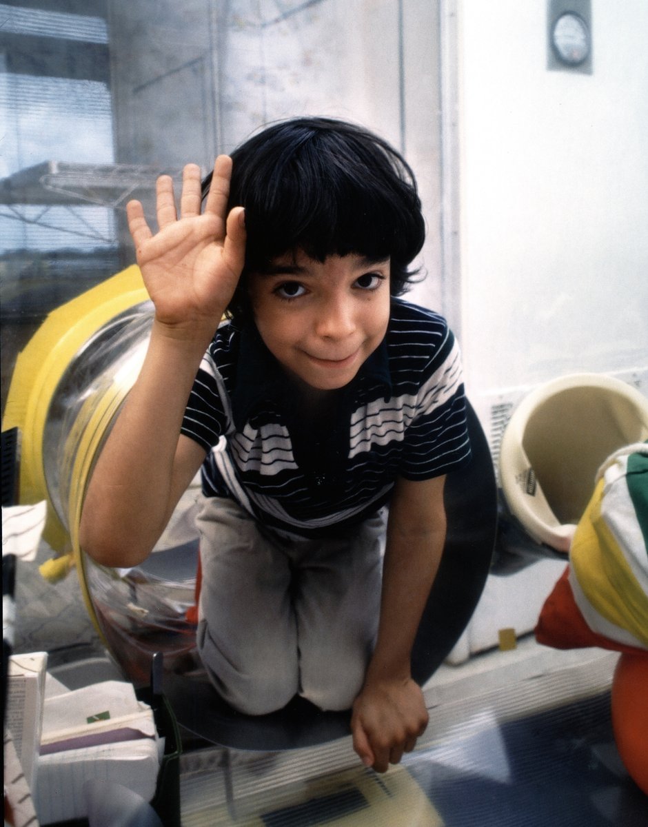 immunedeficienC's tweet photo. Today marks David Vetter’s birthday. David was affectionately known as the boy in the bubble after being born with Severe Combined Immune Deficiency (SCID).  We continue to honor David's memory by raising awareness of PI and advocating for SCID newborn screening. 💙 https://t.co/bPUFjKRGsG