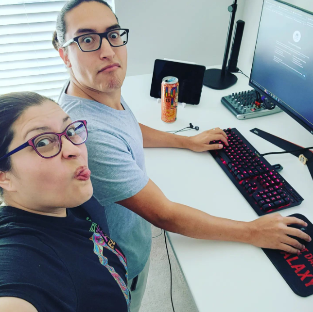 ThePunchBowlTV's tweet photo. GOING LIVE!!! Come hang out with Chickkmen and Tollaris Rapeo!
-Chickken ♥️
#Twitch #Food #FoodStream #TalkShow
https://t.co/i7nFe6grGx https://t.co/xrKbU1CEWC