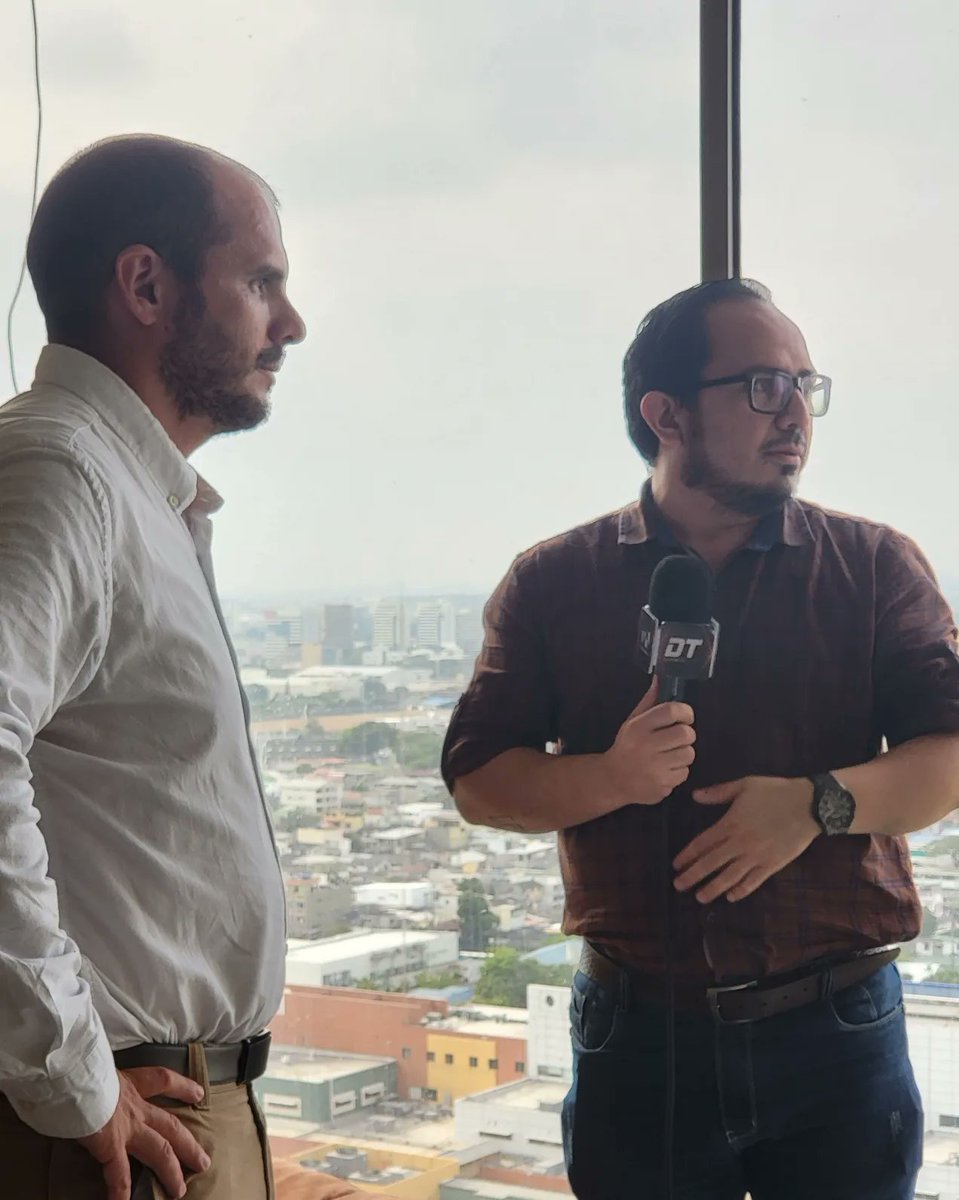robertoochoahe's tweet photo. Entrevistas en @teleamazonasec y @ecuavisa  junto a 🇪🇨🥇 Jeremy Menoscal 🥇🇪🇨 (Campeón Mundial de Natación con Aletas en Aguas Abiertas)  y Dando información sobre el Panamericano de Apnea en Ecuador! https://t.co/7apil4JLjl