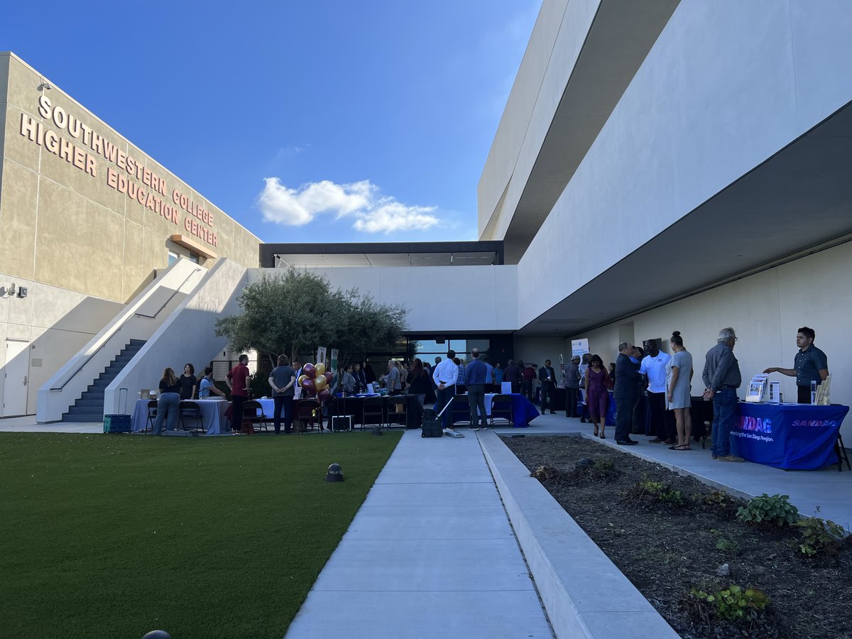 apexsocalorg's tweet photo. Stellar #PTACDay event this AM--celebrating our clients, assisting biz owners new to us + working w/ our sponsors/team. At your PTAC we'll continue striving to get you the answers which help your small biz win contracts. Connect or reconnect w/ us! https://t.co/9a1twbeLkv @a_ptac https://t.co/Sk6dnhhdxe