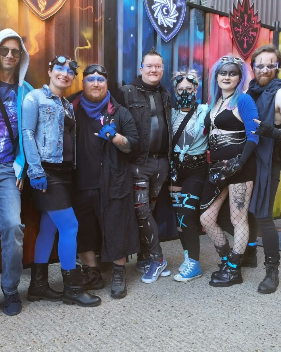 catherineelms's tweet photo. Part 1 - London 🇬🇧
Went to the @secret_cinema Guardians of The Galaxy event (I'm always delighted to unleash my inner slutty goth) - we dressed as ravagers, and spent the evening in Contraxia/Nowhere doing little missions for the Guardians, it was amazing #gatheringoftheclans https://t.co/vj2eYxbLjf