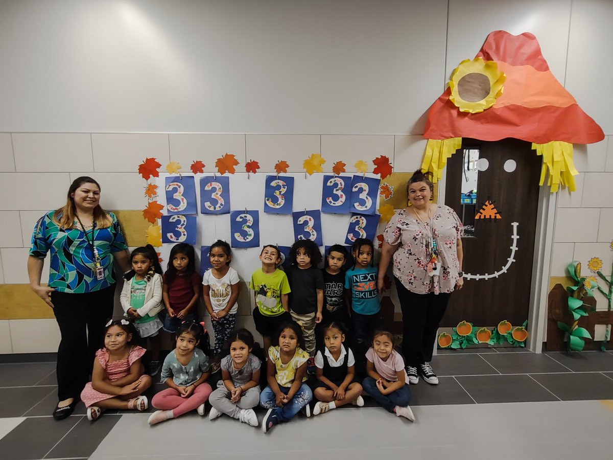 SantaFeCISD's tweet photo. Learning all about the number 3 in PK!
#SFEJaguars #SantaFeElementary #TheClevelandISDWay https://t.co/rZceVTkSN8