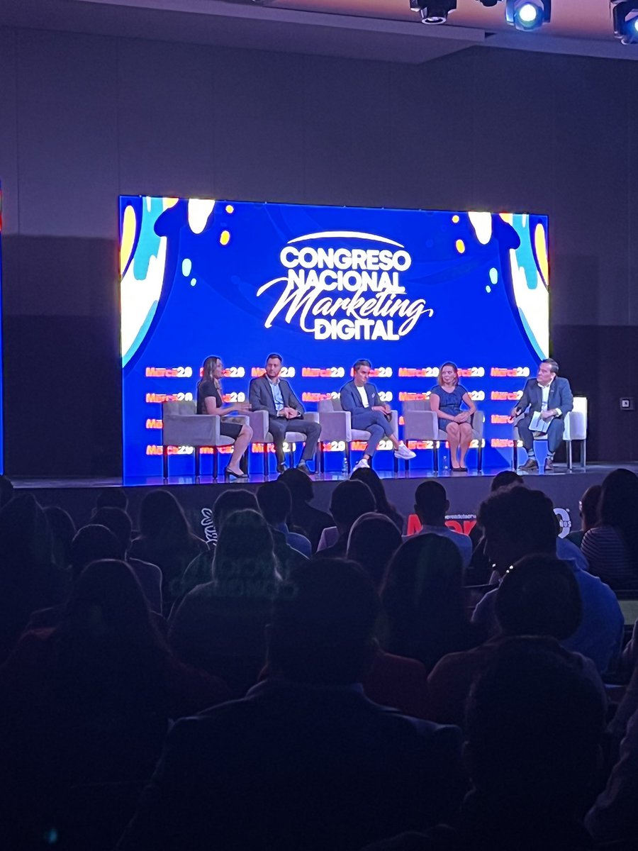 BustamanteCarla's tweet photo. Panel: Deportes, Apuestas y Fans en el Mundo Digital en el Congreso Nacional de Marketing Digital #congresomerca20 @Merca20. Un honor poder hablar de lo que hacemos en @ClubNaranjeros de @Liga_Arco https://t.co/KPgCtTVPyy