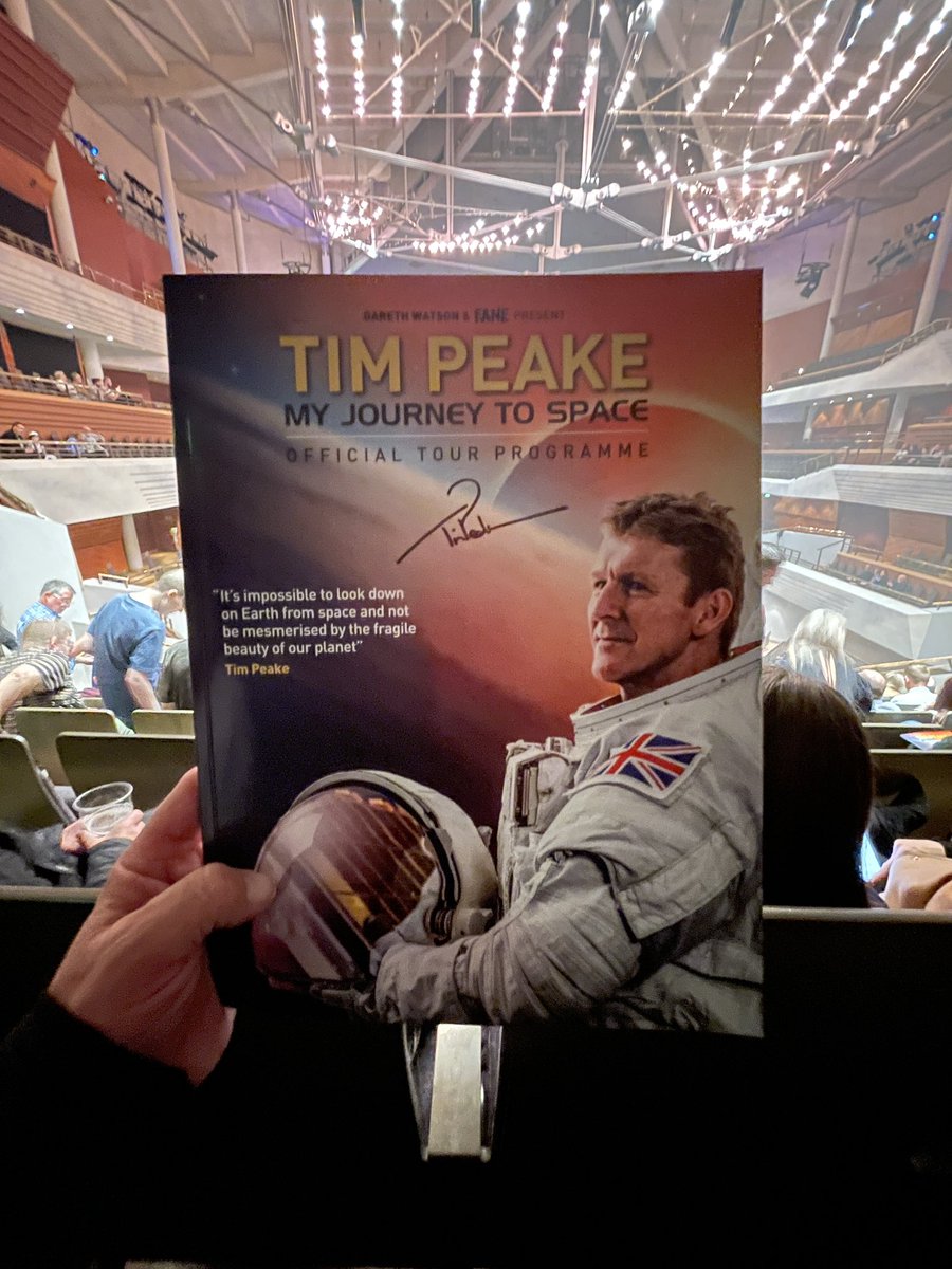 ianabd's tweet image. Sat in Manchester watching the amazing @astro_timpeake explain how a chubby little kid from Chichester worked hard and got the best job ‘out of this world’. A wonderful insight into Tim’s journey to space #esa #iss #journeytospace #limitless @NASAInSight