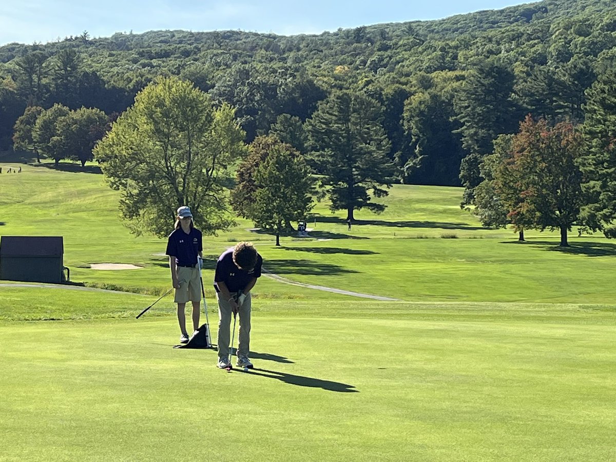 WtaGolf's tweet photo. Tigers win over Easthampton 17-7.  #StillPerfect #Family #Danno38 https://t.co/EdMLLoqIE2