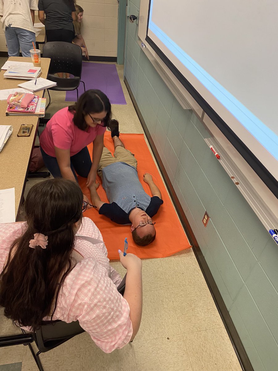 MrsKennySHS's tweet photo. Teaching future English teachers @MTSU is always a blast and even more when we get to Active Learning Strategies! @mtsuenglish https://t.co/qJ6KwE6XUs