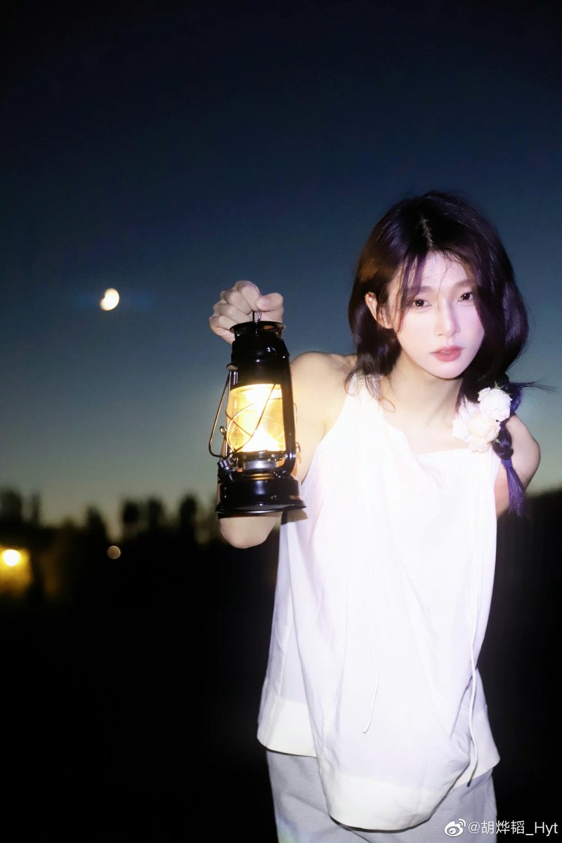 maewontao's tweet photo. happiest 22th birthday to my dearest baobei 🥳🧡

thank you for being my light over the last couple of years! taotao, you deserve all the happiness in this world and one day, I'll be chanting your name as I watch you perform on stage. I love youuu so much 🫶 https://t.co/TQip4XdeBL