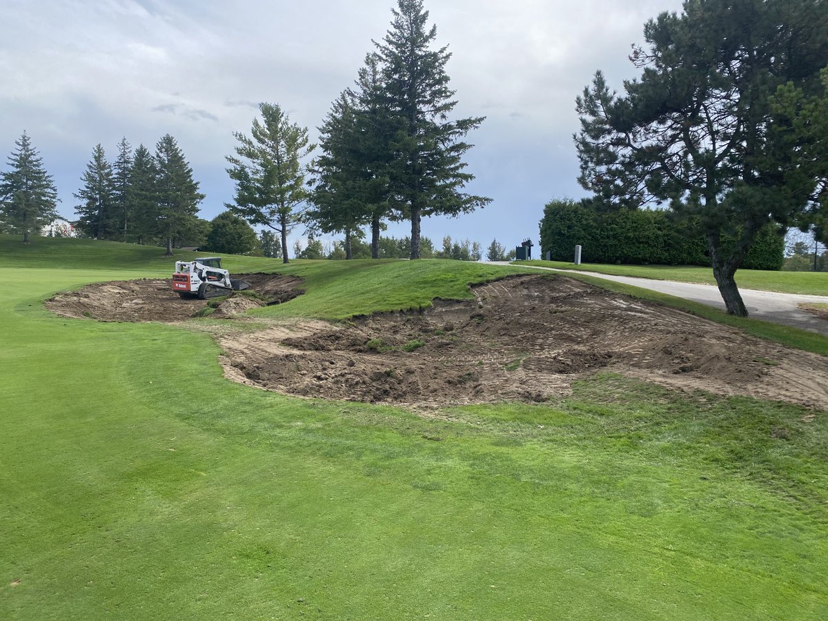 saeastgreens's tweet photo. Renovations update: 9th hole fairway bunkers progressing very well; Sammy is as cute as ever; Greens are happy. #SAE2022 https://t.co/6cGBE3zyE8
