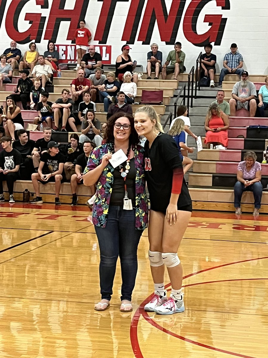 YHSEdServices's tweet photo. One of our own was recognized as an influential educator at the volleyball game tonight. Way to go Ms. Lonero!! @YHSfoxesVball @DrKelleyHren @dtravis1970 @Dear_Mrs_M https://t.co/YfILhyxs8R
