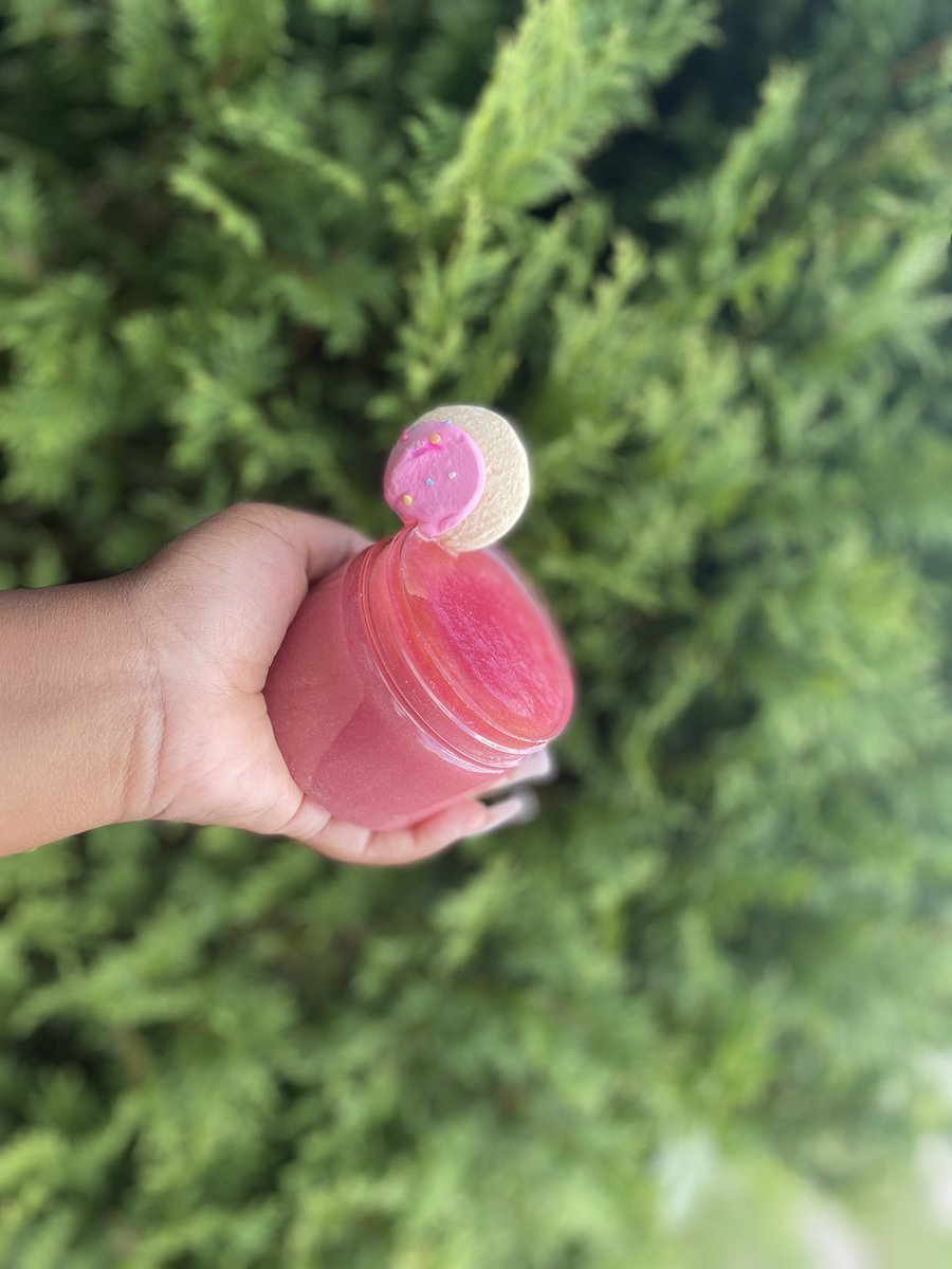 SheaDeshon's tweet photo. “On Wednesday’s we wear PINK…Sugar” 💕🍧
Topped with REAL pink sugar crystals and a complimentary Pink Sugar Cookie garnish ! 

https://t.co/CN1FVTdKUm https://t.co/9QqwFvHMse