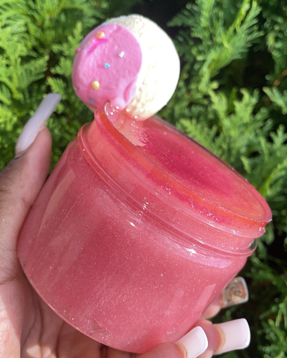 SheaDeshon's tweet photo. “On Wednesday’s we wear PINK…Sugar” 💕🍧
Topped with REAL pink sugar crystals and a complimentary Pink Sugar Cookie garnish ! 

https://t.co/CN1FVTdKUm https://t.co/9QqwFvHMse
