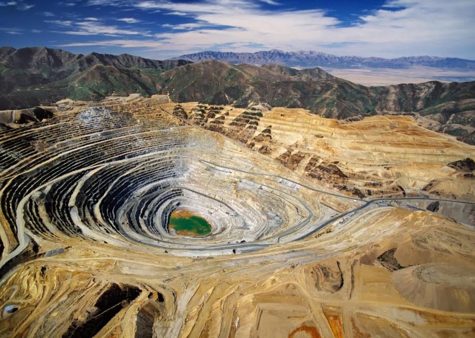 Dennis_Porter_'s tweet photo. Gold Mining   VS.   #Bitcoin Mining https://t.co/0h6suS6cVH