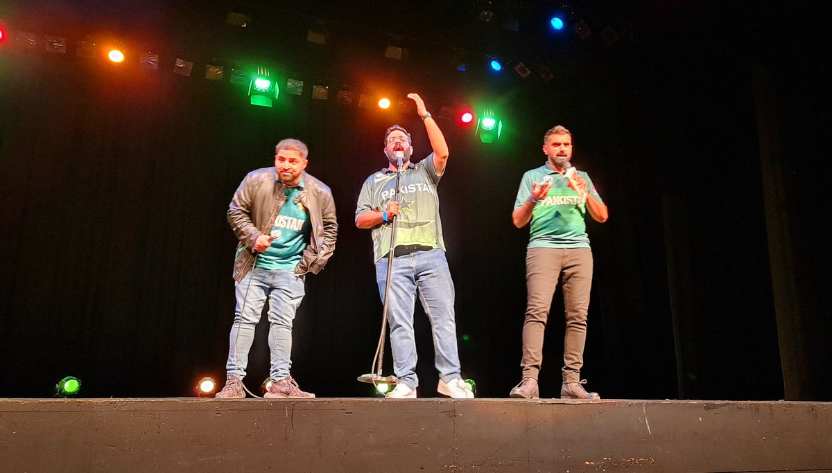 TheMJAP's tweet photo. Fantastic night for a fantastic cause. Thank you so much @AatifNawaz @eshaanakbar and @tezilyas, we had such a great time and even had our besthi done by @paulchowdhry ❤️

#PakistanFloods #StandUpForPakistan #PakistanZindabad https://t.co/NEEDohT5o7