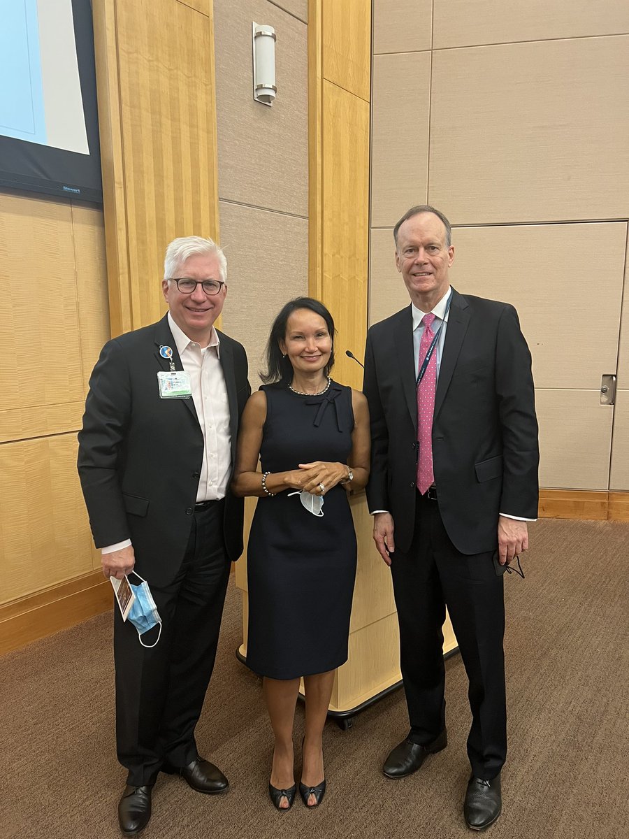 Thanks for sharing your work and expertise with us <a href="/LANewman/">Laura Newman</a> - a phenomenal way to resume our Carolyn Kaelin Visiting Professorship <a href="/BrighamSurgery/">Brigham and Women’s Department of Surgery</a> <a href="/DFCI_BreastOnc/">Dana-Farber’s Breast Oncology Center</a>