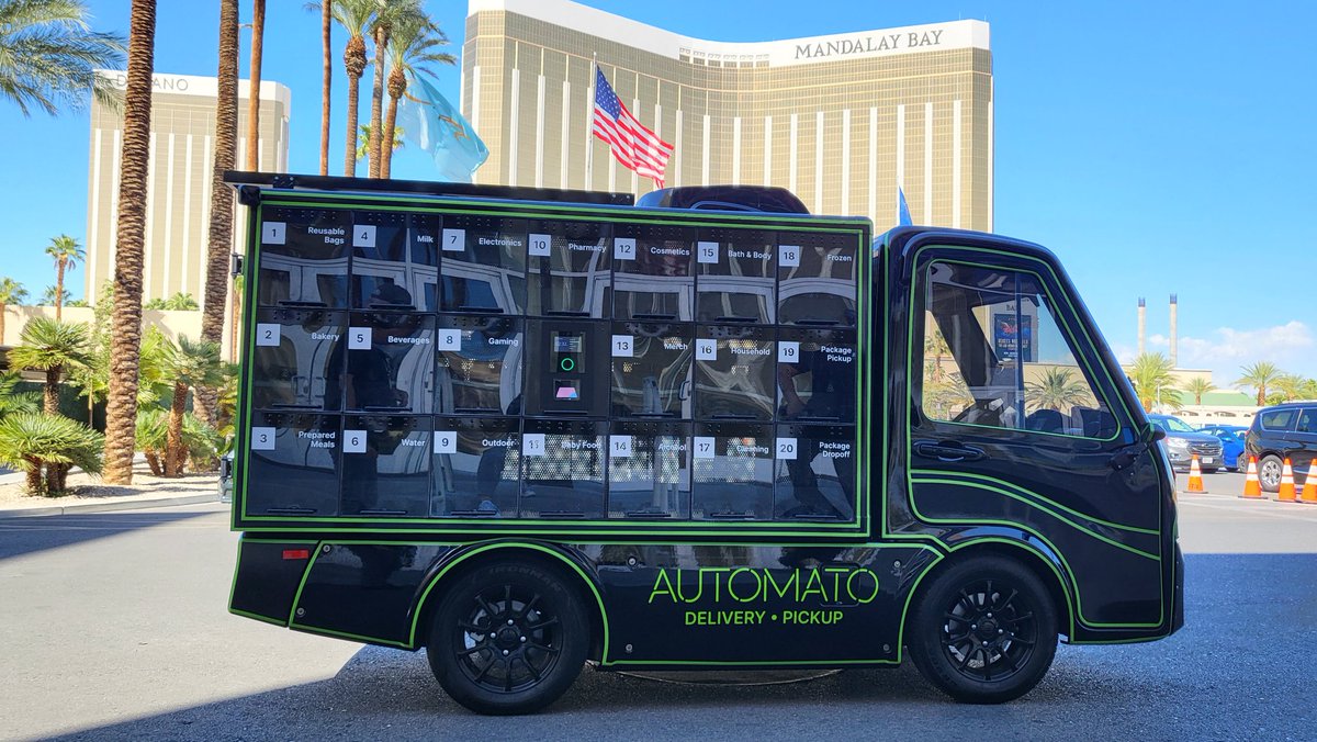 vati_low's tweet photo. The AUTOMATO has arrived at @Groceryshop in @LasVegas.

Come try out our mobile store serving water at the VIP curb entrance.  

@CNBC @TechCrunch #innovation #retail #Marketplace #cleantech https://t.co/omDRFCFX6e