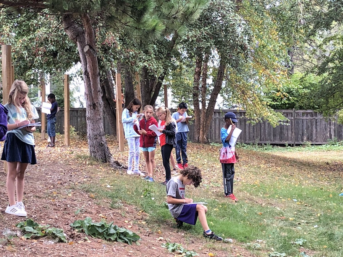 heyerlearning's tweet photo. #WildernessWednesday
#Curiosity Walk
What questions do you have? Write them down…..ALL of them. ❤️ #HoardersOfDetails #NoticeTheDetails #WalkingCurriculum #PoorMouse #SoMuchWriting #Punctuation #LiteracyOutdoors https://t.co/GnSPqUTCxp