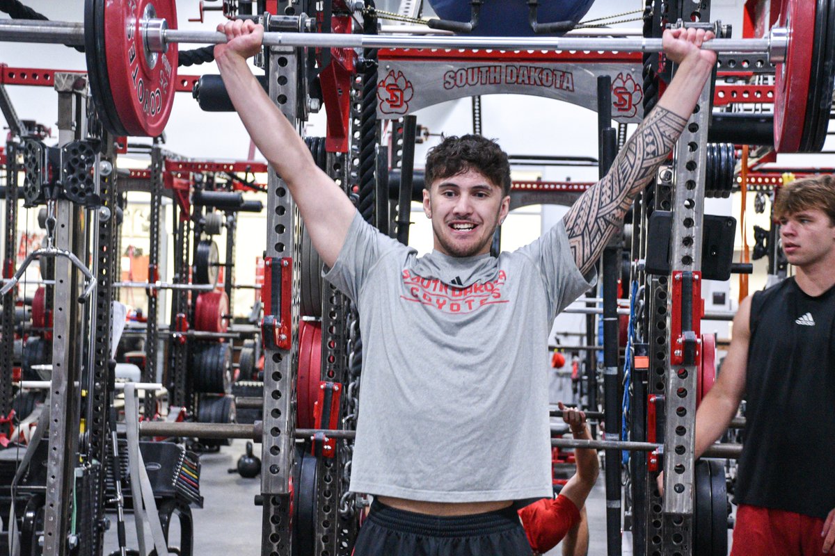 South Dakota Men's Basketball tweet media