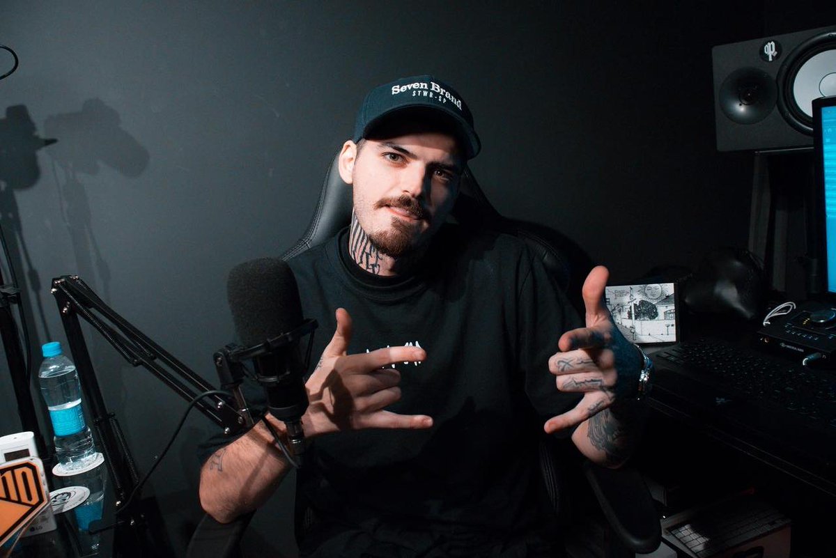 Recebemos a presença ilustre do rei do freestyle!!

Muito obrigado pela entrevista <a href="/McMaxBO/">Pivete Sangalo. P'</a>!!

Assista o EP completo no nosso canal do YouTube OPLANOCAST!!

📸 <a href="/ohuguera/">Ohuguera</a>