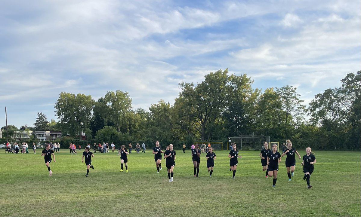 MrsFord2525's tweet photo. Congratulations to our girls modified soccer team with a 1-0 win over Greenville in our first game of the season. Great game ladies.
@GreenIslandUFSD @VlietWareing https://t.co/BPm9t37dCv