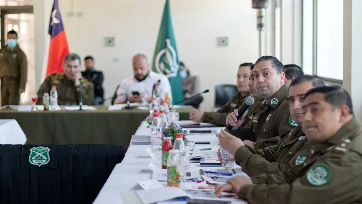 MuniCerrillos's tweet photo. Hoy participamos de la reunión de trabajo del Sistema Táctico Operativo Policial (S.T.O.P) junto a @carabchile, @subprevdelito y otros municipios. 

Revisamos los diferentes operativos y esfuerzos de las policías en las comunas de la Prefectura Santiago Rinconada 💪 https://t.co/Jriudc1WPY