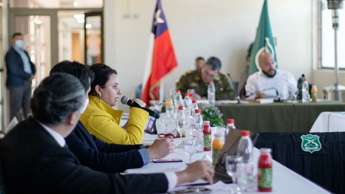MuniCerrillos's tweet photo. Hoy participamos de la reunión de trabajo del Sistema Táctico Operativo Policial (S.T.O.P) junto a @carabchile, @subprevdelito y otros municipios. 

Revisamos los diferentes operativos y esfuerzos de las policías en las comunas de la Prefectura Santiago Rinconada 💪 https://t.co/Jriudc1WPY