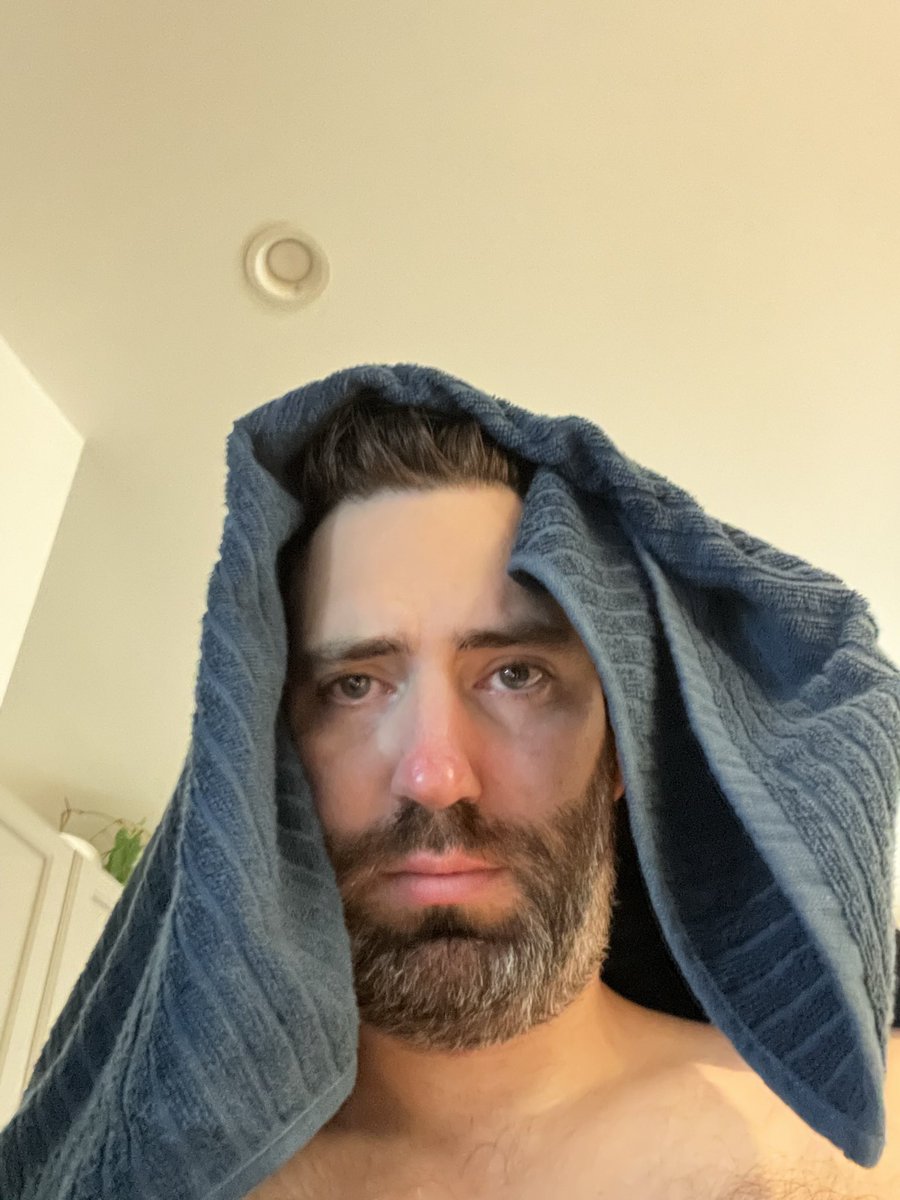 pierre_modapi's tweet photo. おはよう🧔‍♂️
今日Apexモバイルやりまっす🔫 https://t.co/fYAGqR3wcq