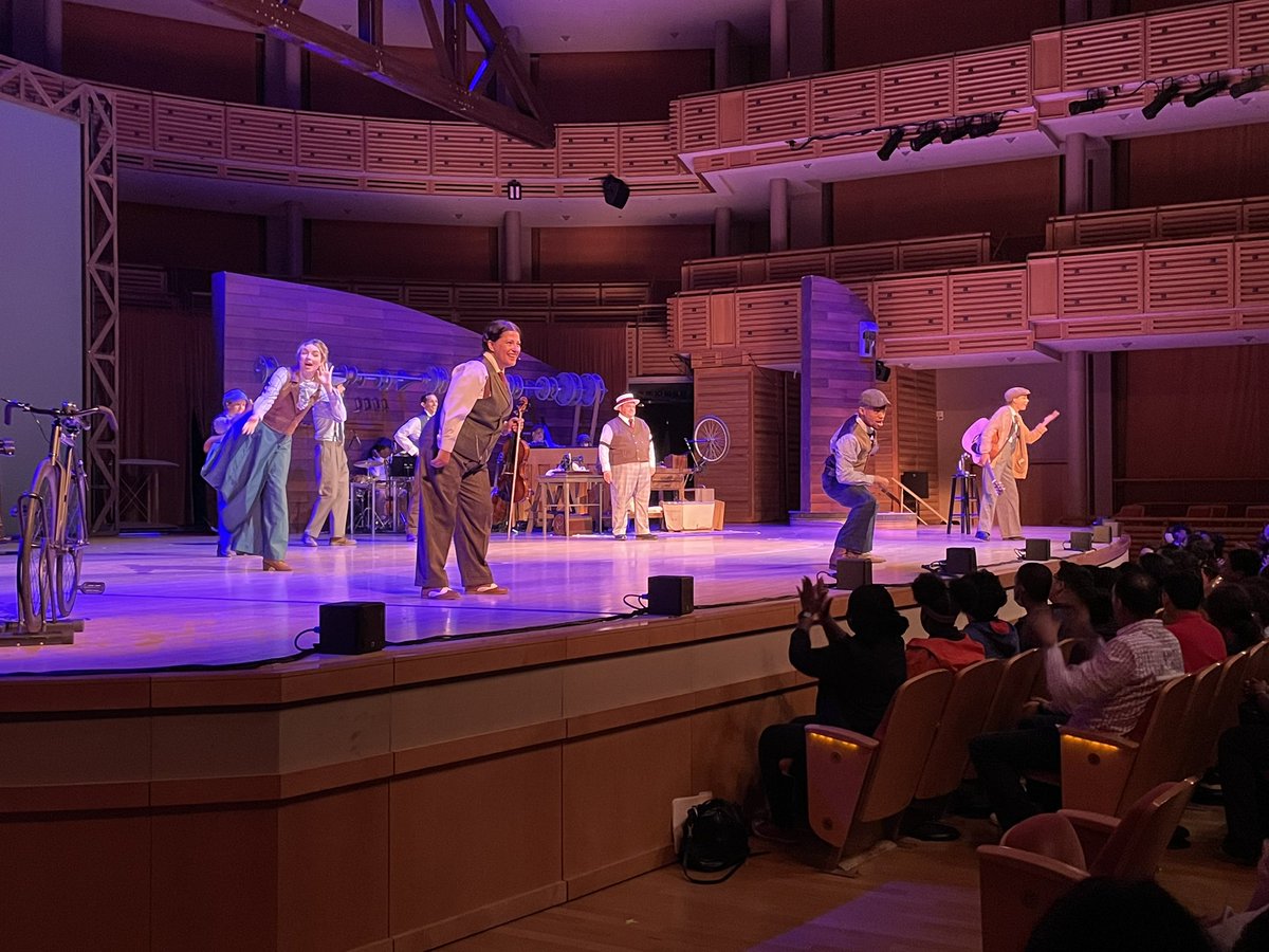 Terrific experience this morning welcoming 1100 middle schoolers from across the District to a performance of #KittyHawk <a href="/ArshtCenter/">Adrienne Arsht Center</a>.