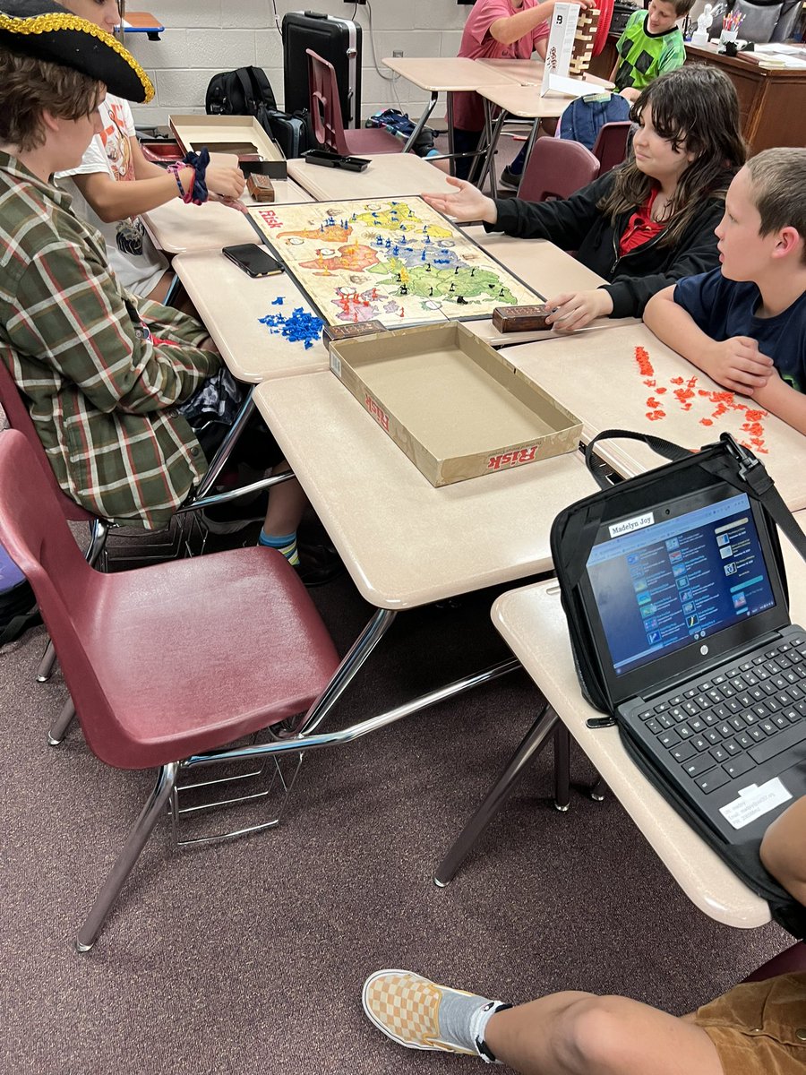 mwoods67037's tweet photo. Exciting Wednesday at BPMS  game club. I was happy to see some students learning how to play Cathedral, but the big hits was Rhino hero. #BPMS #Rm117 #Dragongameclub https://t.co/oyj8j9uPMT