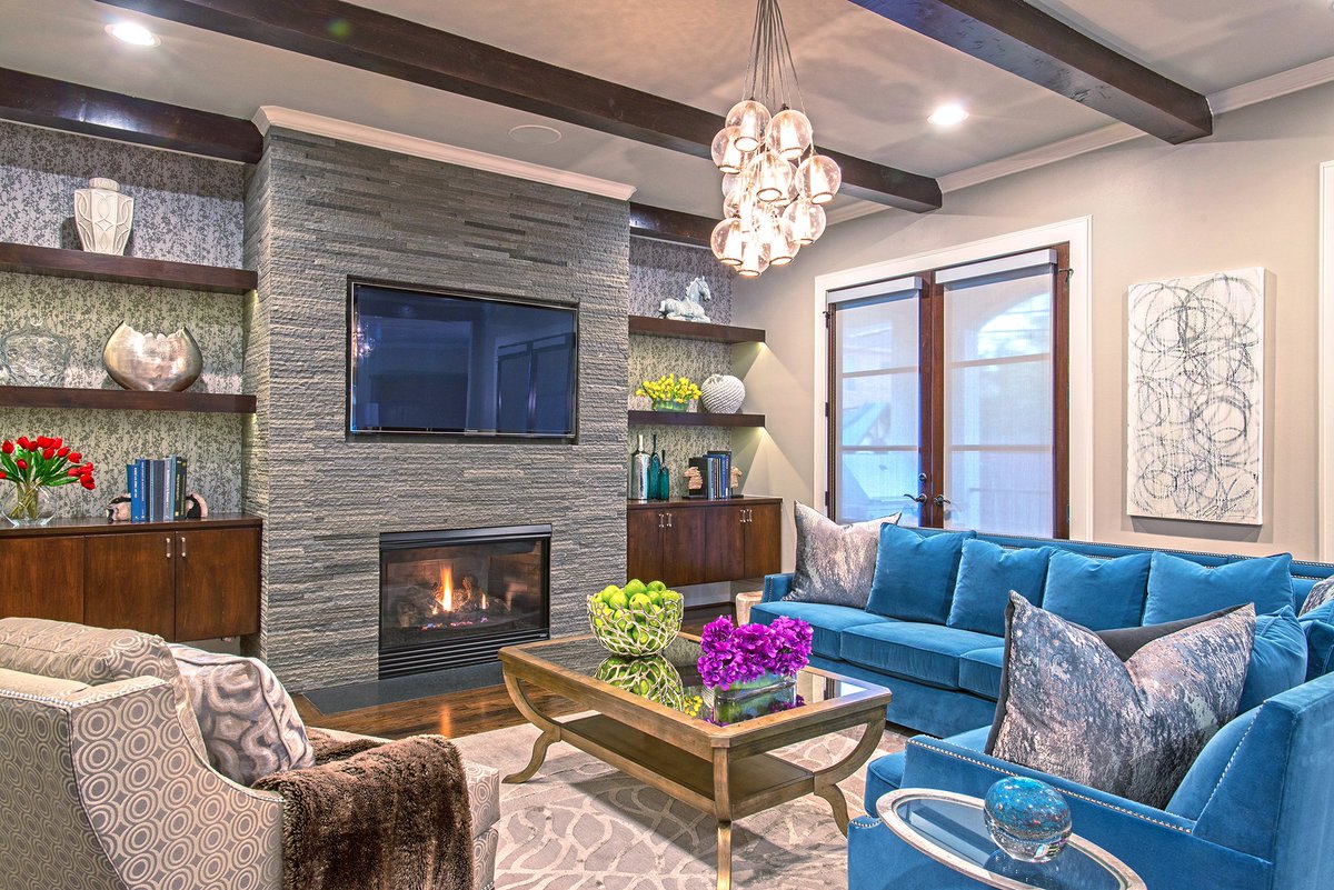 MontgomeryRoth's tweet photo. Elevate any room design by adding a pop of color and updating the finishes!
#residentialdesign #residential #design #designer #livingroom #livingroomdesign #transitional #transitionaldesign #color #interiordesign #residentialinteriordesign https://t.co/isDtx8eXav