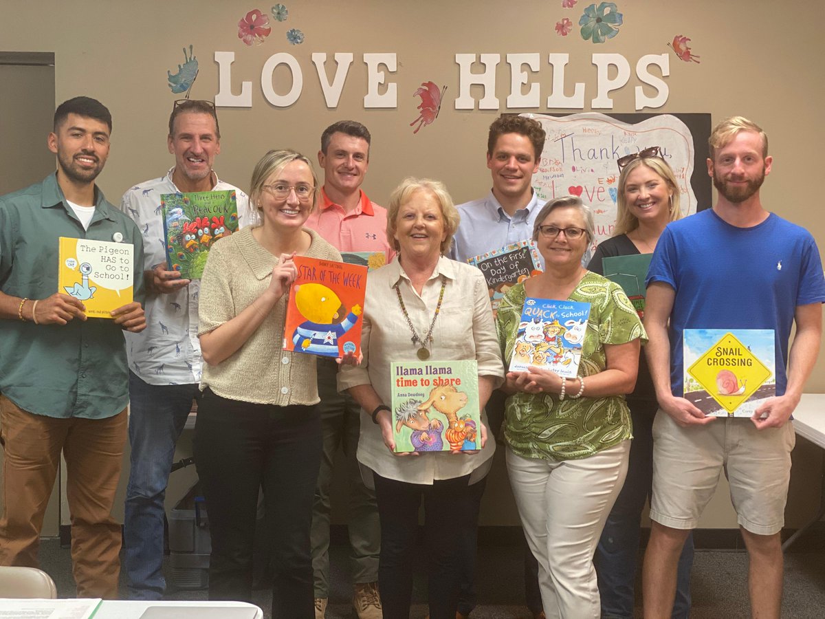 LoveHelps's tweet photo. Thank you to @DollarGeneral Literacy Foundation for our 2022 youth literacy grant! Funding received will support our Leading by Reading program.
#dollargeneralliteracygrant #DGLF #lovehelps https://t.co/EixFND0dtY